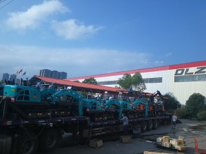 常規(guī)型挖掘機(jī)滿(mǎn)滿(mǎn)一車(chē)